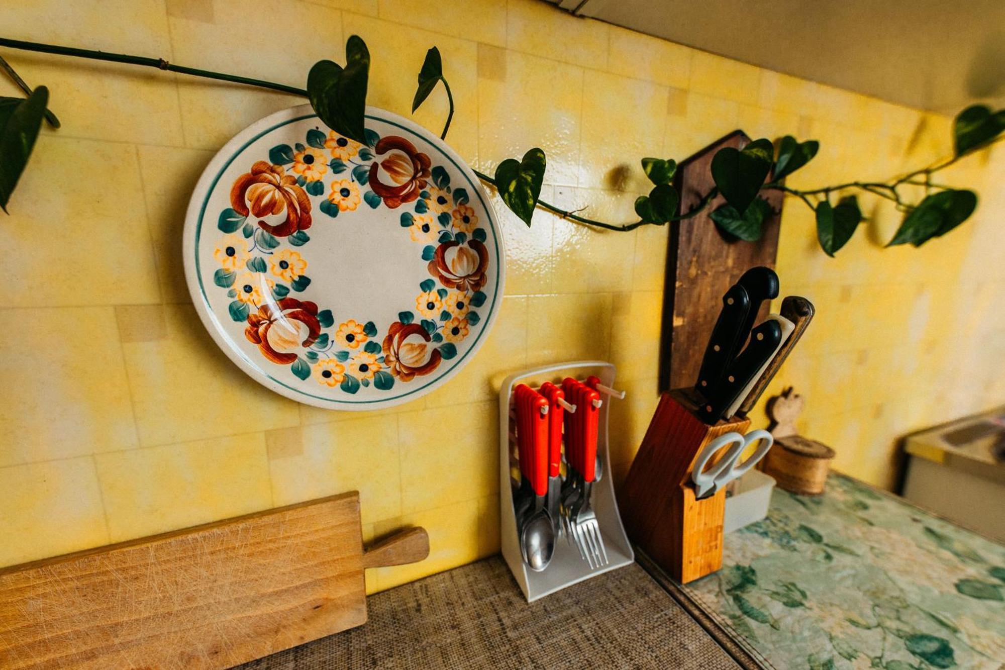 Feel The Old Socialist Style Apartment Cracovie Extérieur photo